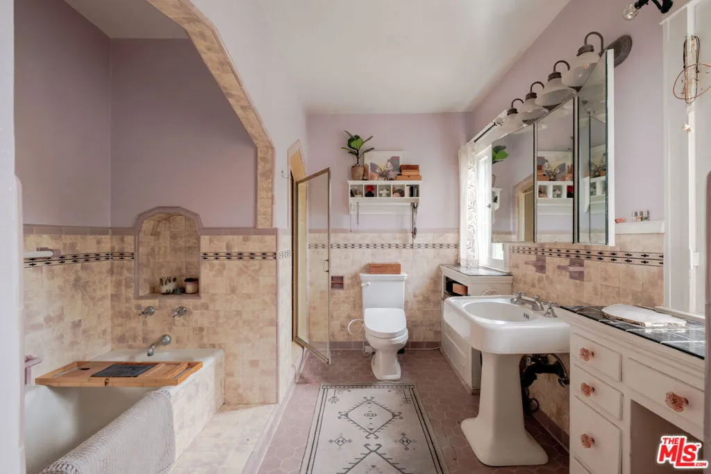 1165 N Howard Street, Glendale, California 91207 home-pic-20